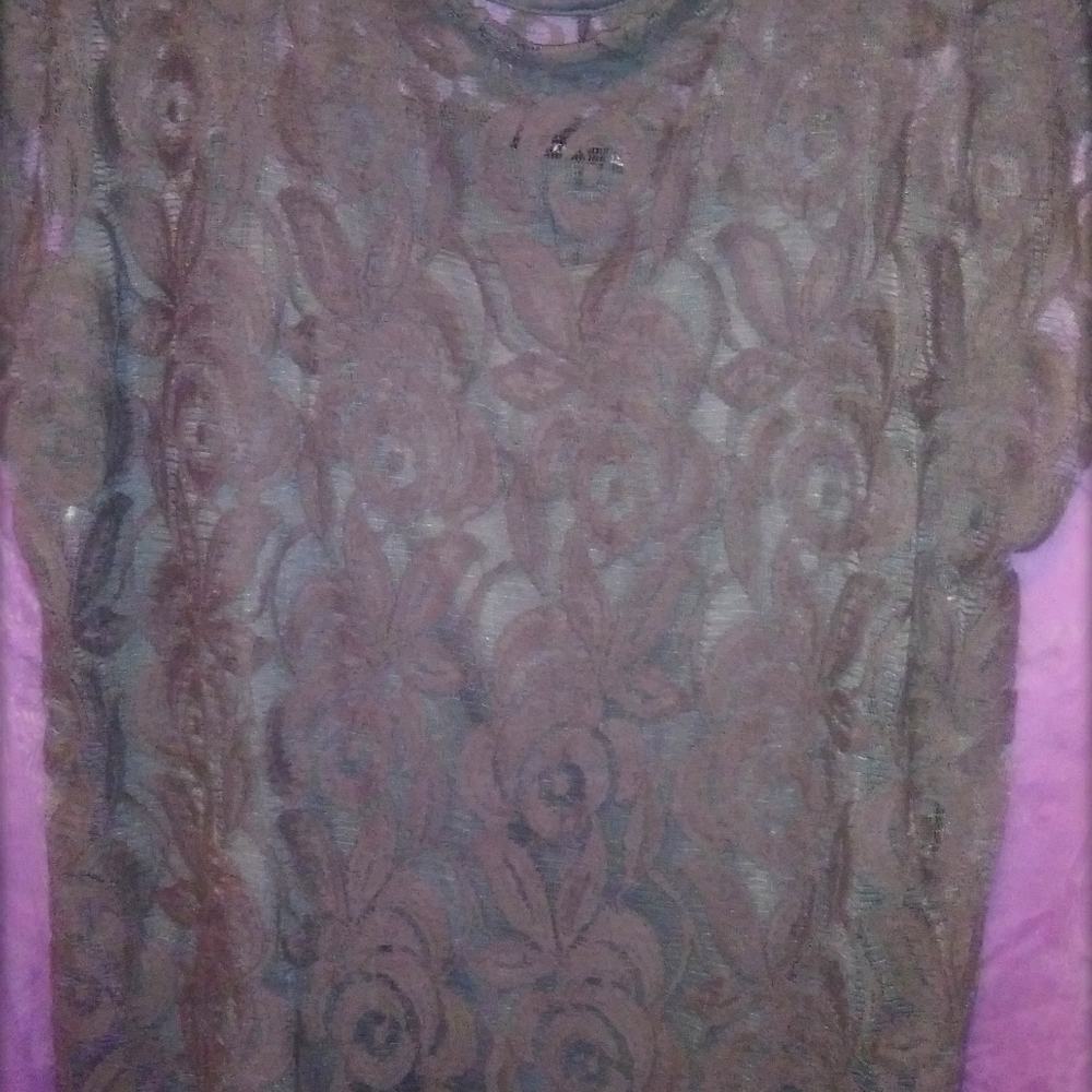 Woman's Clothes - Picture 6 of 12
